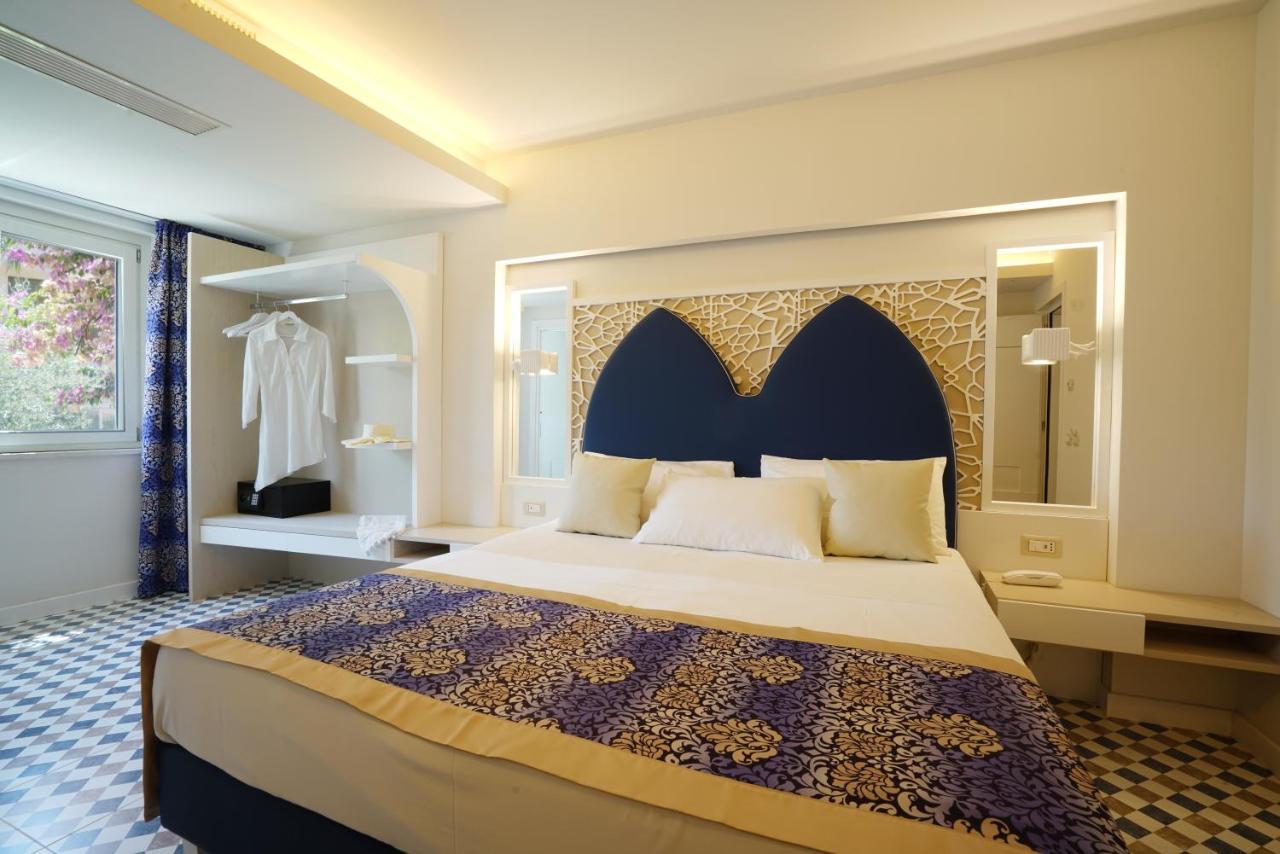 Suite Hotel L'Oasi Di Riaci (Adults Only) ซานตาโดเมนิกา ภายนอก รูปภาพ